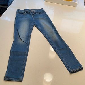 Levi’s 711 Skinny size 25